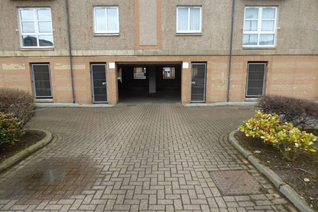 Comfortable, Self Contained 2 Double Beds Town Apartment Near Pittodrie Stadium Aberdeen Exterior foto